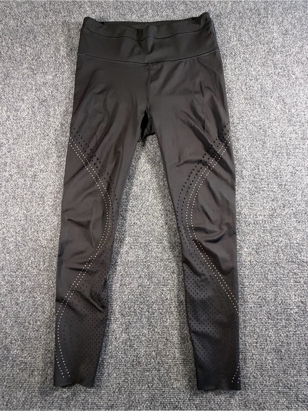 Athleta Accelerate Lasercut 7/8 Tight Black Yoga Running Leggings Women’s Small